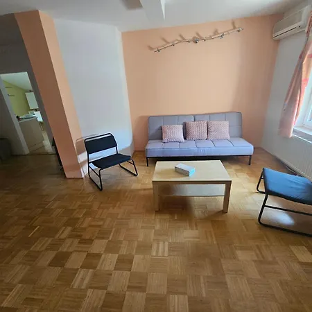 Sredi Ravnice Appartement